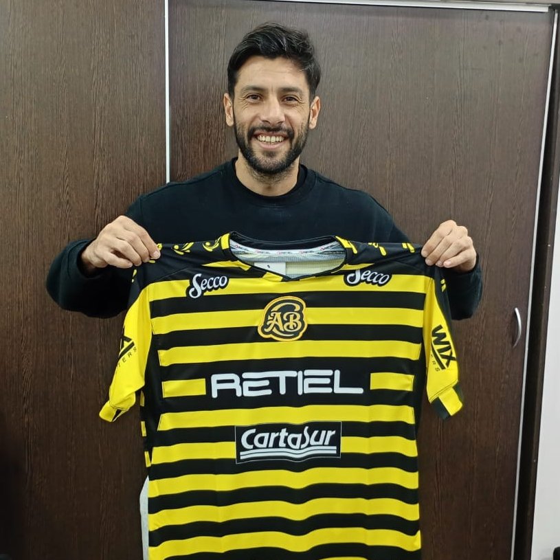 😍 ¡Volvió Fran! 

Francisco Grahl retornó a Almirante Brown. Surgido de nuestras inferiores, llega desde el Real Estelí de Nicaragua y firmó su contrato por 18 meses con la institución. 

¡Estamos felices de tenerte de nuevo en casa! 🫂

#DaleBrown 🖤 💛