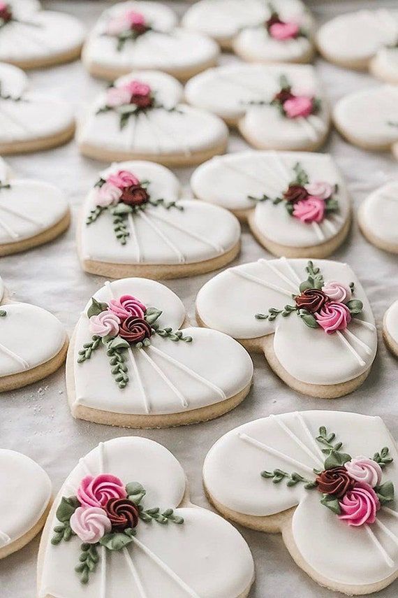 Been busy making Rose's today. Have a request for a Rose party today. I hope they like these. ⚘️