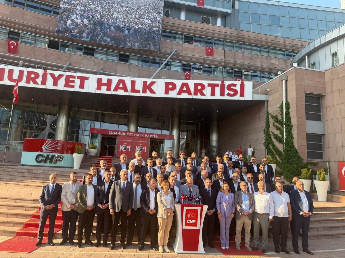 SuzanMyk's tweet photo. Bugün 81 il başkanı olarak Ankara’da bir araya geldik.
Birbirimize güç verdik, ses verdik, omuz verdik.
Birliğimizi ve beraberliğimizi daha da pekiştirerek çıktık bu toplantıdan.
Çünkü biz birlikteysek güçlüyüz, birlikteysek kazanırız.

#BirlikteGüçlüyüz https://t.co/XqWVpRjGwn