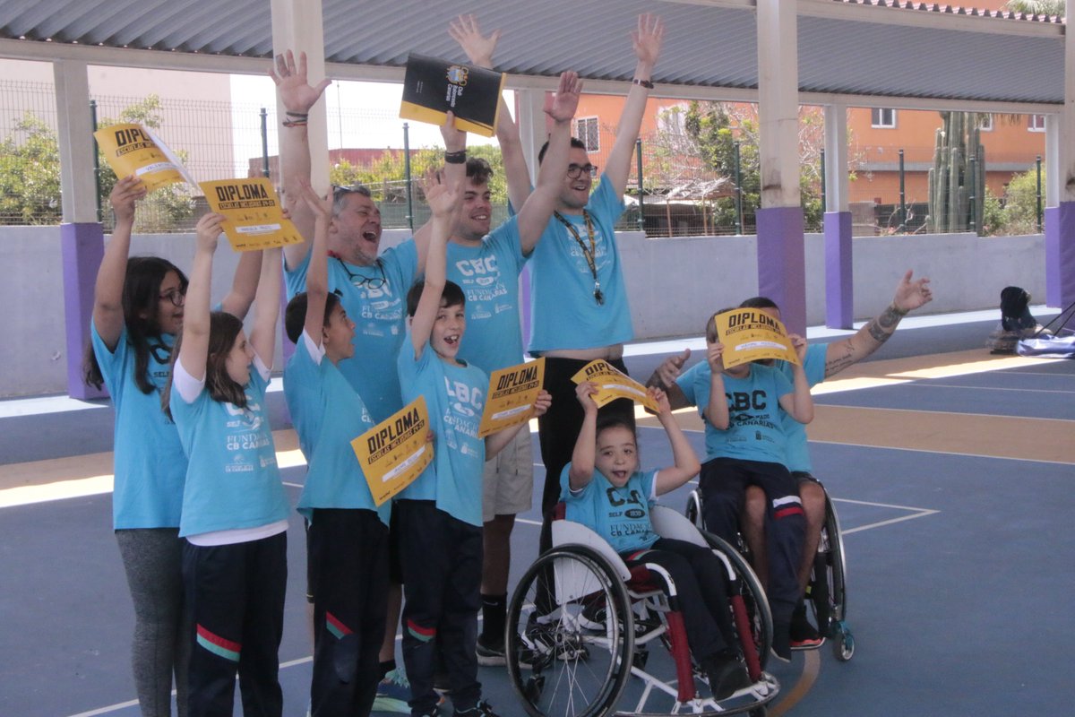Fundación CB Canarias (@fundacioncbc) on Twitter photo ➡️ Y un mensaje para los chicos y chicas: esperamos verlos el próximo curso
#somosinclusión
<a href="/CB1939Canarias/">La Laguna Tenerife</a> <a href="/APANATE/">APANATE</a> @Presican <a href="/Deportecanario/">Deporte canario</a> <a href="/AddinCd/">CD ADDin</a> <a href="/AdeinTenerife/">Santa Cruz ADEIN Tenerife Fundación CB Canarias</a> <a href="/aytolalaguna_es/">Ayuntamiento de La Laguna</a> <a href="/Deportes_LL/">Deportes La Laguna</a> <a href="/lalagunatecuida/">Bienestar La Laguna</a>
<a href="/FundacionDISA/">Fundación DISA</a> ➡️ Y un mensaje para los chicos y chicas: esperamos verlos el próximo curso
#somosinclusión
<a href="/CB1939Canarias/">La Laguna Tenerife</a> <a href="/APANATE/">APANATE</a> @Presican <a href="/Deportecanario/">Deporte canario</a> <a href="/AddinCd/">CD ADDin</a> <a href="/AdeinTenerife/">Santa Cruz ADEIN Tenerife Fundación CB Canarias</a> <a href="/aytolalaguna_es/">Ayuntamiento de La Laguna</a> <a href="/Deportes_LL/">Deportes La Laguna</a> <a href="/lalagunatecuida/">Bienestar La Laguna</a>
<a href="/FundacionDISA/">Fundación DISA</a>