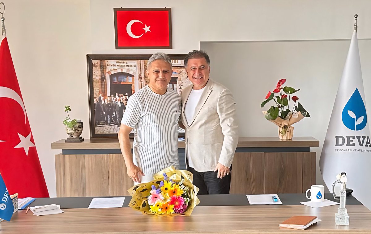 Deva Partisi İzmir İl Başkanımız Aybar Uygur kardeşime hayırlı olsun ziyaretinde bulundum. Her zaman ki nezaketinden ve misafirperverliğinden dolayı teşekkür ederim.