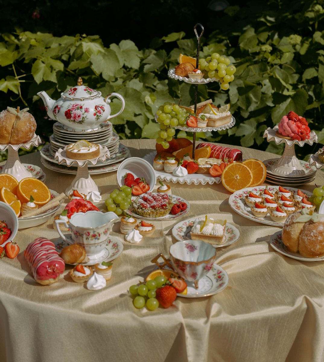 AllOutEvent's tweet image. You'll find us where wedding fantasies become wedding realities ✨️
.
Photographer: @/bayandbrephoto
Host: @/jennypearlphotography
Dress: @/reneeatelierbridal
Solo model: @/__meredithann
Venue: @/thenorthamptonhouse
Draping and lighting: @Moonlightutah
Florist:…