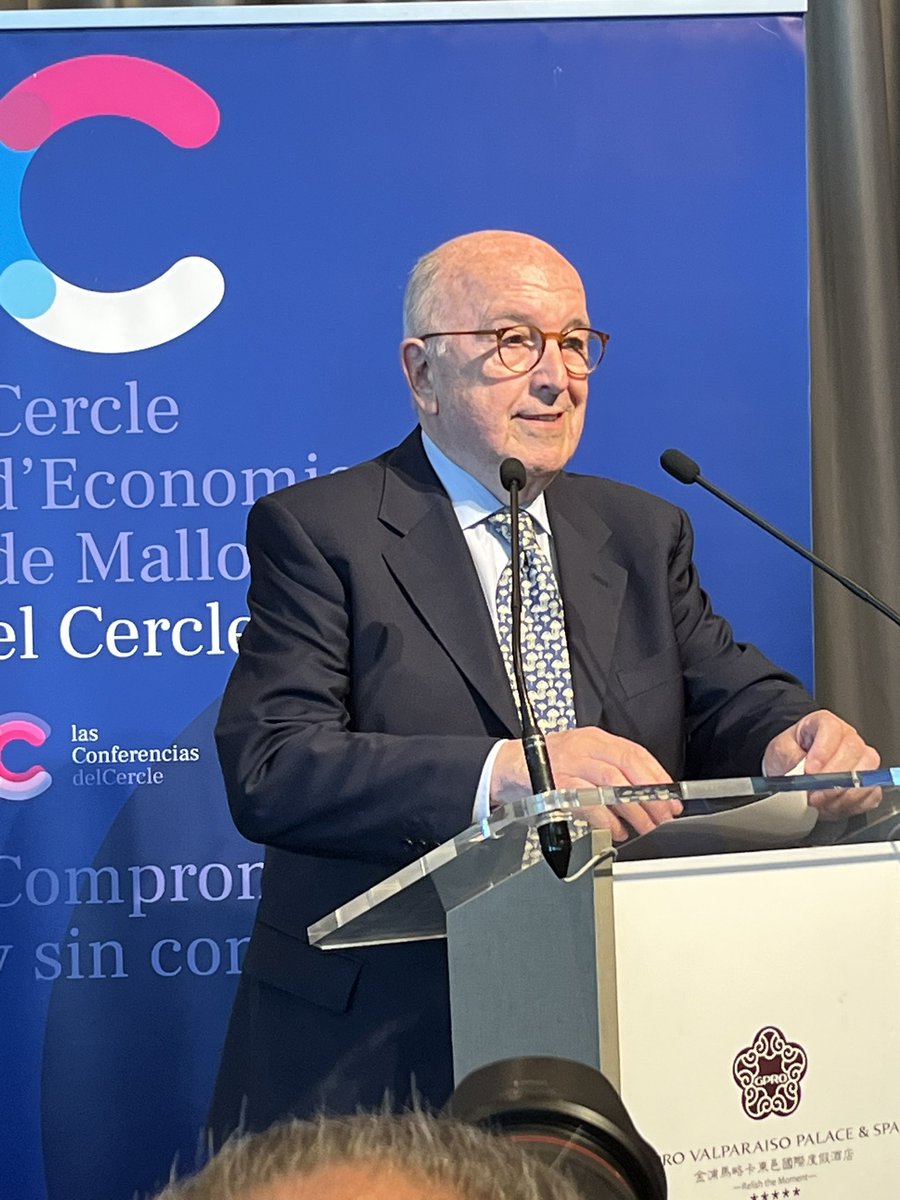 Joaquín Almunia celebra en el #Cercle i amb <a href="/cibameur/">Consell de les Illes Balears del Moviment Europeu</a> els 40 anys de l’entrada d’Espanya a la Unió Europea. 🤝