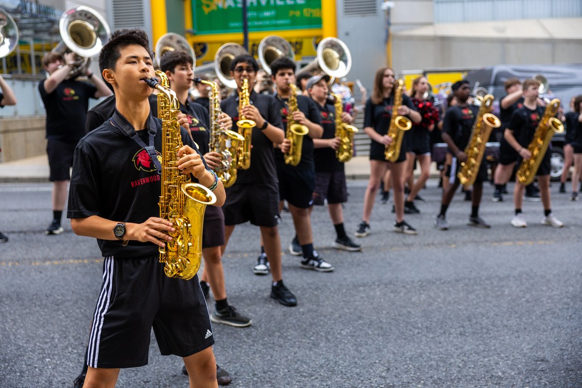 WCSedu's tweet image. Students in the Ravenwood High marching band had the experience of a lifetime when they kicked off Country Music Association (CMA) Fest on June 5. 🎷 🎶 🎺
trst.in/xgSD2D
