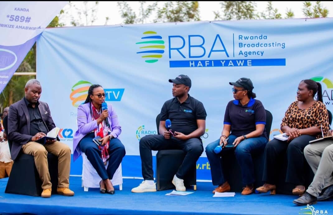 GakenkeDistrict's tweet image. Binyuze muri gahunda ya #RBAHafiYawe, igamije kwegereza abaturage zimwe muri gahunda za @Radiorwanda_RBA, uyu munsi Abanyamakuru bayo bataramanye n'abayobozi n'Abaturage b'Akarere ka Gakenke mu Murenge wa Ruli
@muka_vestine @gahundemaurice
@RwandaLocalGov @UWAYODivin