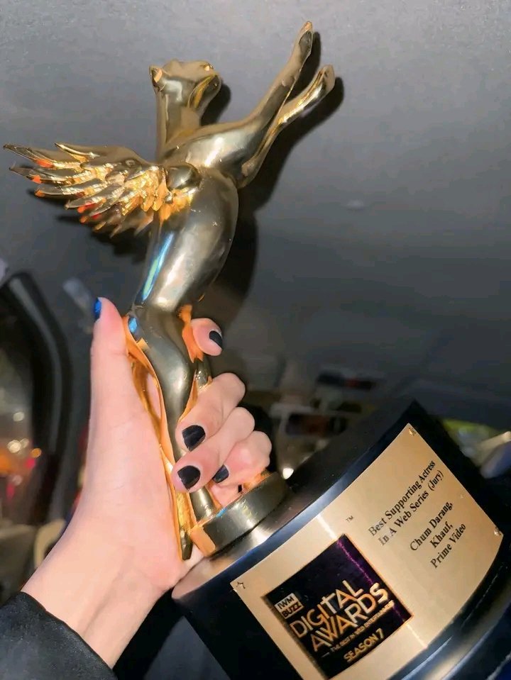 God......our chummi has won an award for her role as Svetlana in Khauf 😭🧿♥️

So proud of youuu🧿
There's more to go ❤️☝️✨

KHAUF FT CHUM 
#ChumDarang
#ChumStars