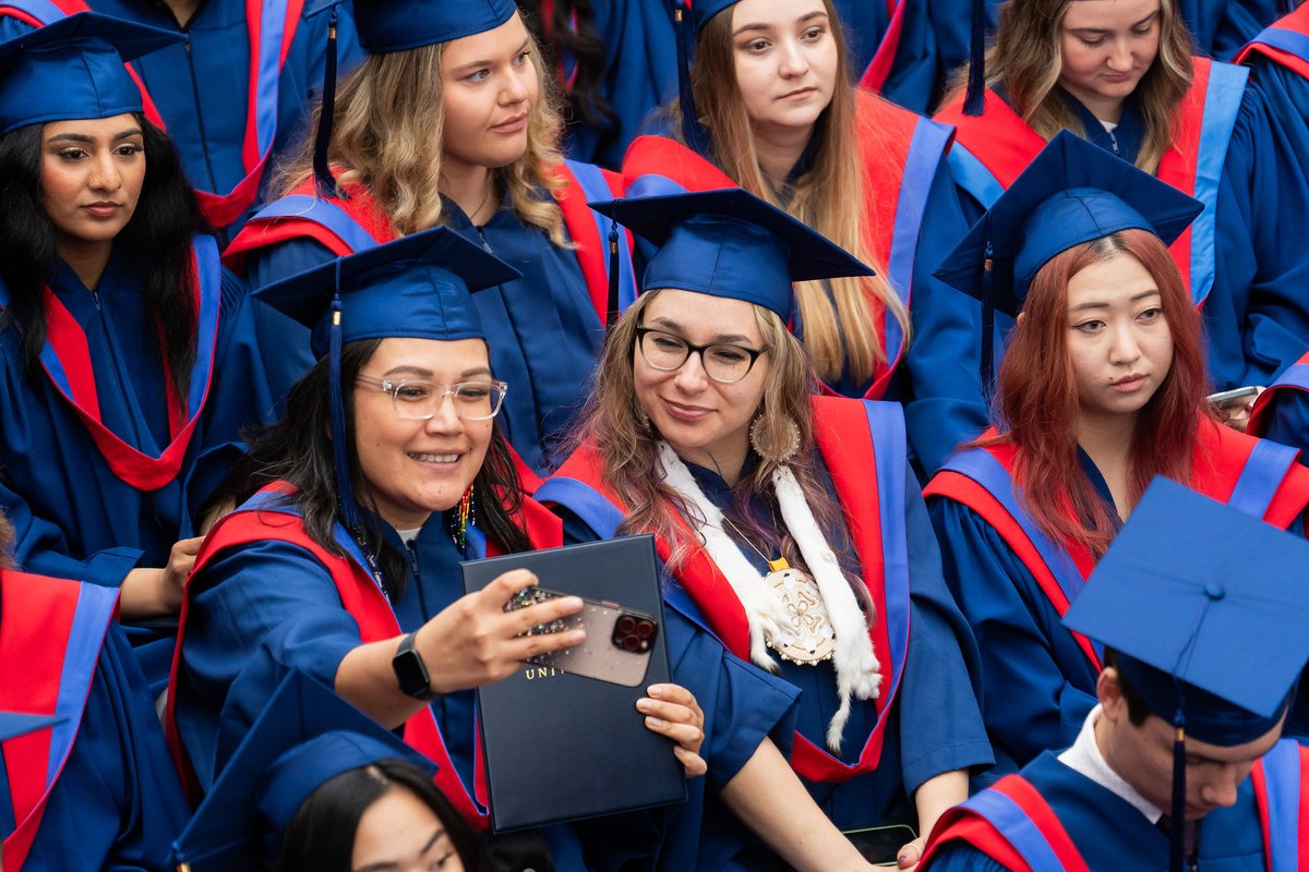 We had a blast celebrating convocation last week! Almost 1,000 photos are now up on the FASS Flickr account 📸 Congratulations again to all of our FASS grads! We are so proud of you! ❤️ #mySFUgrad

sfu.ca/fass/news/2025…