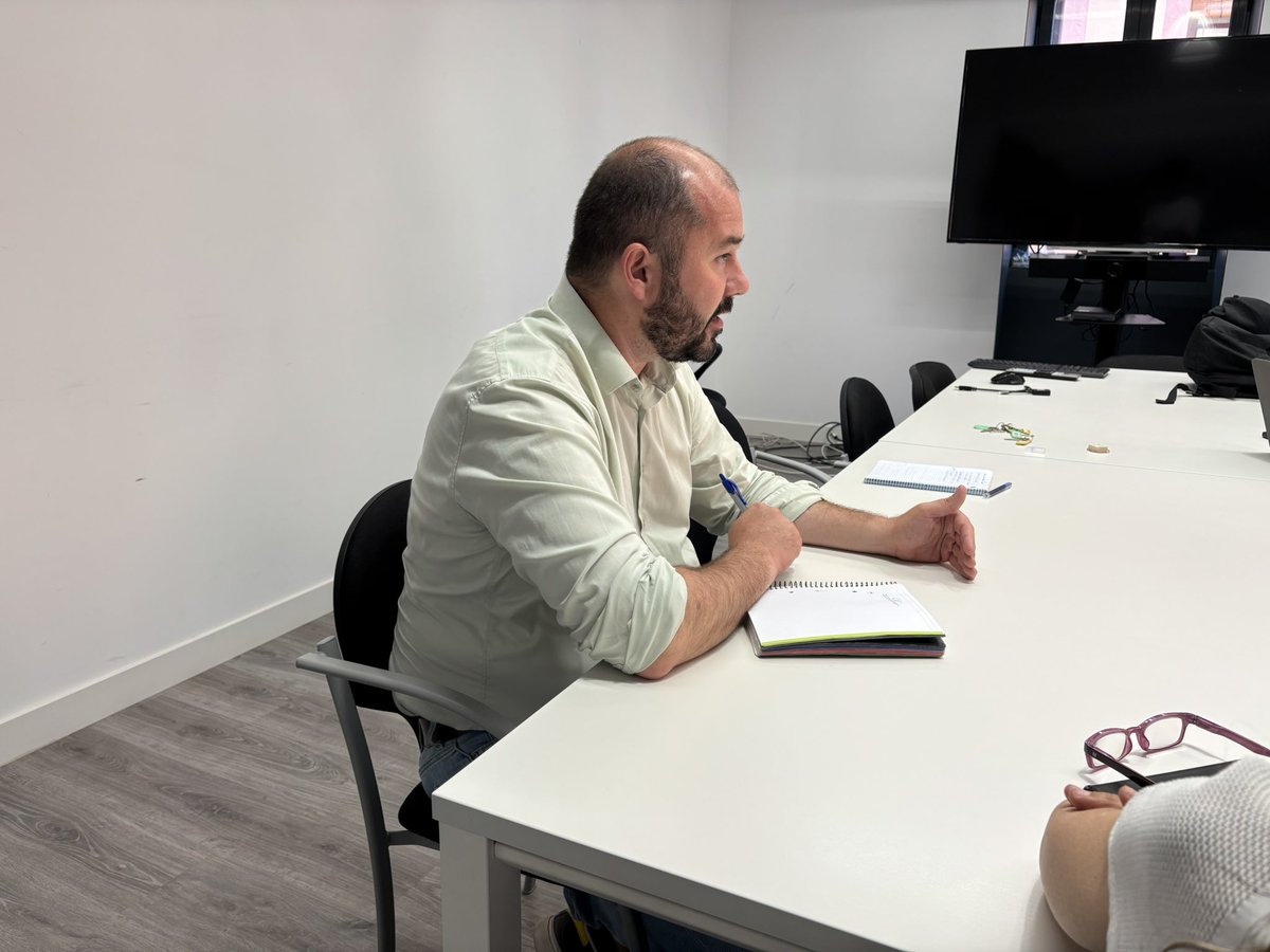 ERC Tarragona (@esquerratgn) on Twitter photo 🏀 Ens reunim amb el <a href="/CBT_Tarragona/">CB Tarragona</a> per conèixer les seves necessitats i oferir el nostre suport en tot allò que calgui.
💛 Cuidem un dels clubs referents de la ciutat, amb més de 400 infants i joves. La seva tasca té un gran valor social i educatiu pel qual hem de vetllar. 🏀 Ens reunim amb el <a href="/CBT_Tarragona/">CB Tarragona</a> per conèixer les seves necessitats i oferir el nostre suport en tot allò que calgui.
💛 Cuidem un dels clubs referents de la ciutat, amb més de 400 infants i joves. La seva tasca té un gran valor social i educatiu pel qual hem de vetllar.