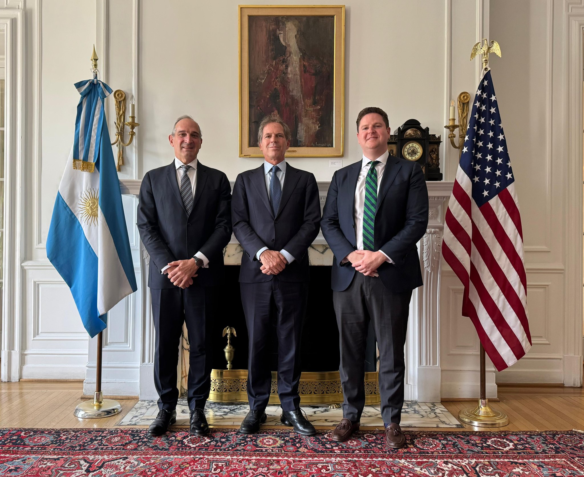 Oxenford mantuvo un encuentro con Martín Pérez del Solay, CEO en la Argentina de la multinacional anglo-suiza Glencore ,como parte de sus activos tiene el yacimiento de cobre El Pachón, en la provincia de San Juan
