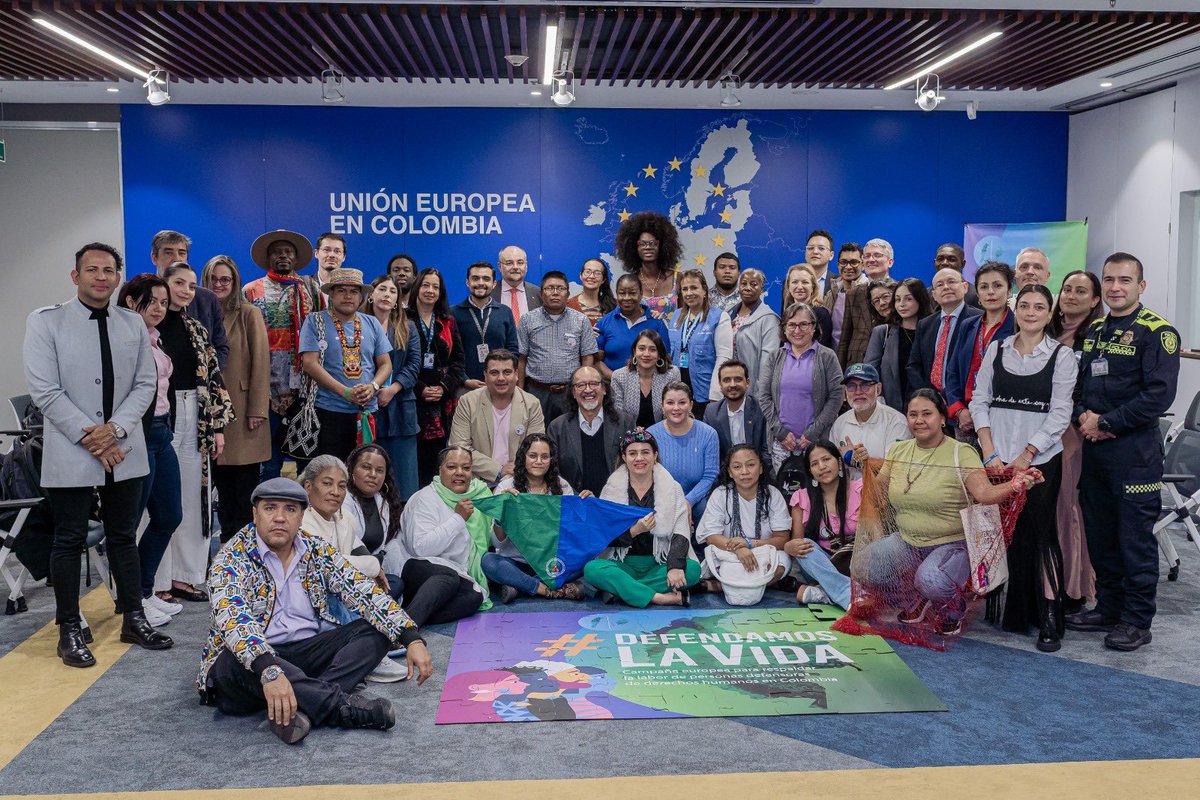 Noruega en Colombia (@noruegaencol) on Twitter photo En el marco de la campaña #DefendamosLaVida, defensoras y defensores de DDHH de distintas regiones de 🇨🇴 se reunieron en Bogotá con embajadas europeas y <a href="/UEenColombia/">Unión Europea en Colombia 🇪🇺</a>, con el objetivo de fortalecer estrategias de protección, autoprotección e incidencia política En el marco de la campaña #DefendamosLaVida, defensoras y defensores de DDHH de distintas regiones de 🇨🇴 se reunieron en Bogotá con embajadas europeas y <a href="/UEenColombia/">Unión Europea en Colombia 🇪🇺</a>, con el objetivo de fortalecer estrategias de protección, autoprotección e incidencia política