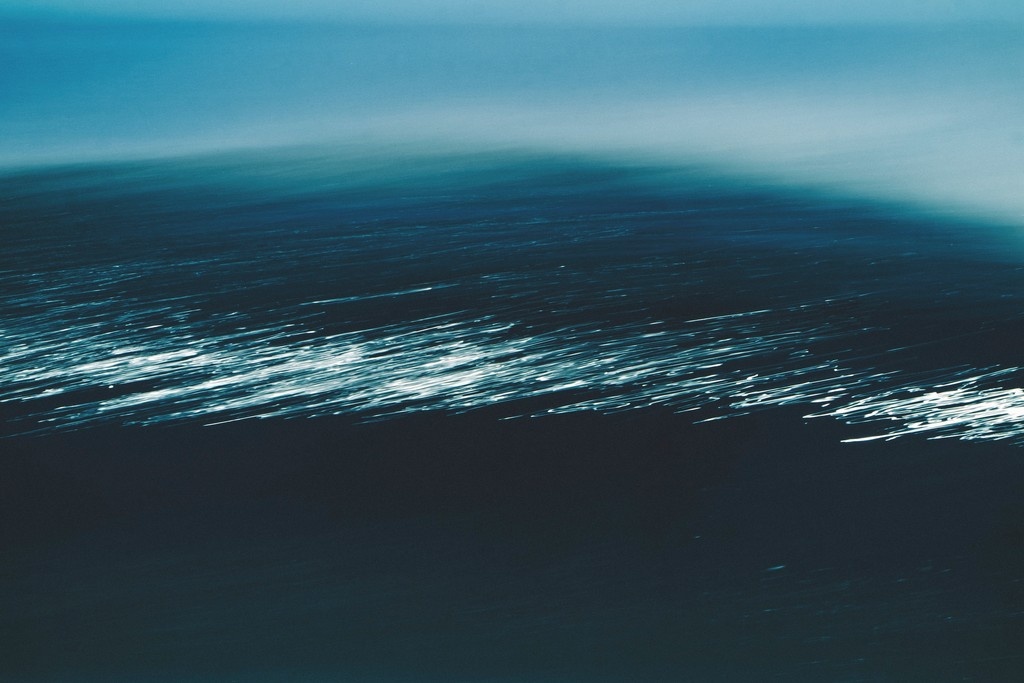 Backdoor, North Shore, Oahu. Photo by Thomas Lodin.