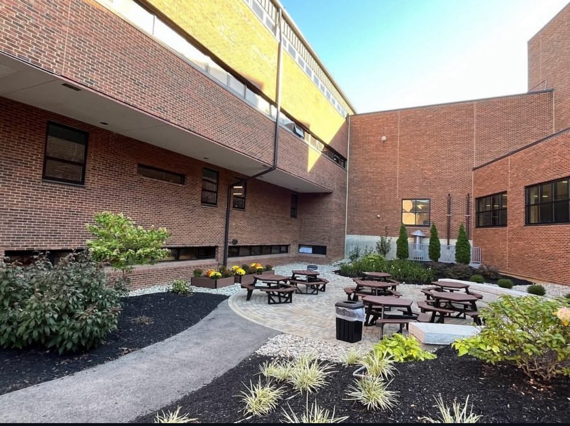 The garden beds in Turpin’s Outdoor Learning Space are thriving thanks to the green thumbs of students in Brad Kirlin’s and Chris Jennings’ classes. The Foundation supported the creation of this multi-use space through a 2022 PTO Community Grant. We love seeing it full of life!