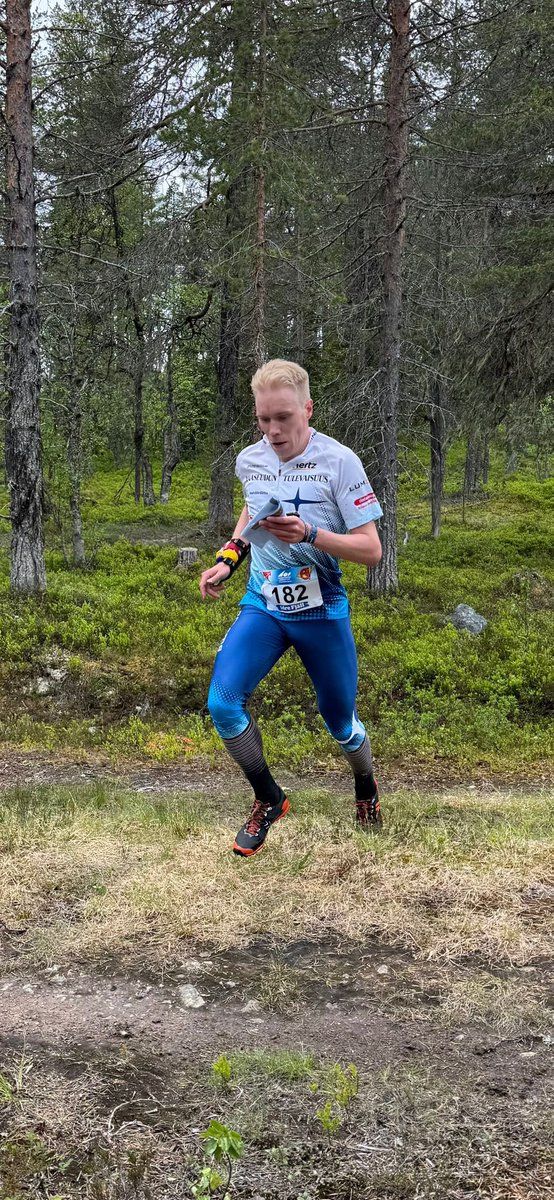 Olli Ojanaho (16.) paras suomalaismies maailmancupin avauksessa pitkällä matkalla.
Tuomas Heikkilä ja Aaro Aho heti kintereillä jaetulle 18. sijalle.

🥇 Kasper Harlem Fosser NOR
🥈 Matthias Kyburz SUI
🥉 Viktor Svensk SWE

Tulokset: r.emit.live/followfull.php…

Kuva: Anders Åkerman