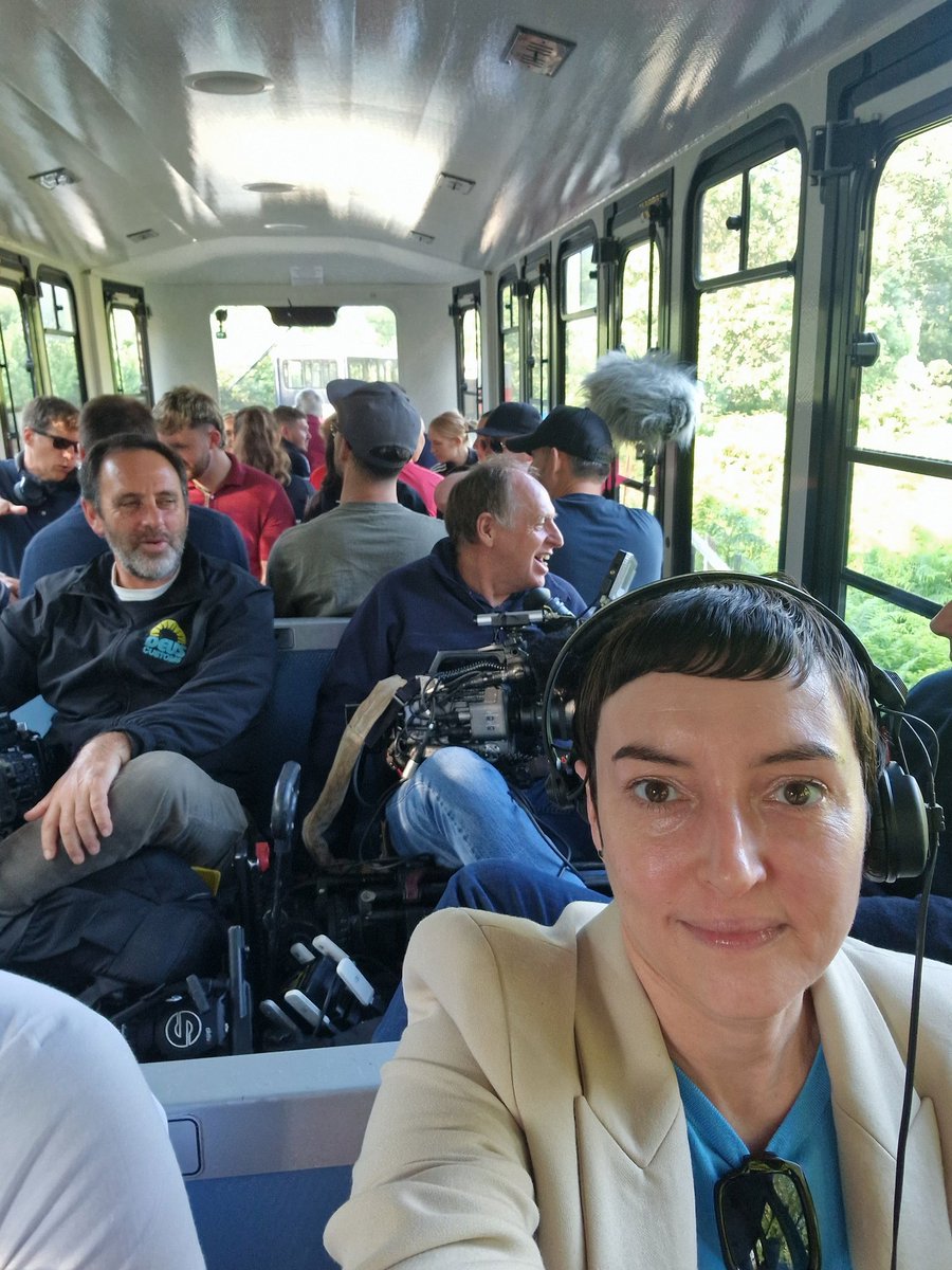 What a way to announce a squad for a major tournament. 

<a href="/Cymru/">Wales 🏴󠁧󠁢󠁷󠁬󠁳󠁿</a> Women at the summit of Yr Wyddfa.

<a href="/WEURO2025/">UEFA Women's EURO 2025</a> here we come.