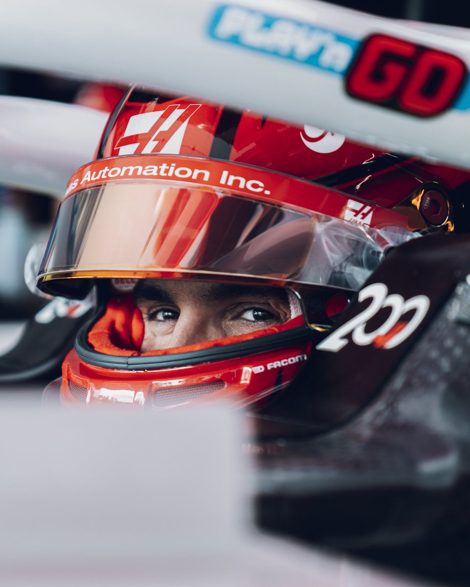 teamhaasfr's tweet image. Ça donne le sourire quand on sait que la semaine prochaine on part pour 2 week-ends d’affilé 😏🤩
#F1 #HaasF1 @HaasF1Team