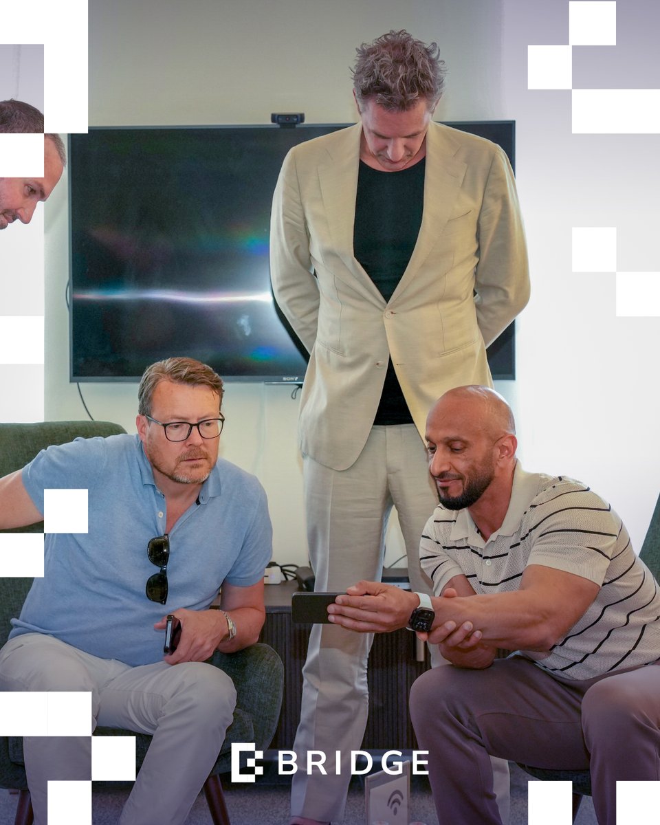 في مدينة كان الفرنسية، اجتمع صُنّاع الإبداع لكسر القوالب وتجاوز حدود الجغرافيا، التقى معالي عبدالله آل حامد (<a href="/AMB_Alhamed/">Abdulla M Alhamed</a>)، رئيس المكتب الوطني للإعلام، بصاحب السمو الملكي الأمير كونستانتين كريستوف فريدريك أشوين، أمير هولندا والرئيس الفخري لمؤسسة صور الصحافة العالمية، في لقاء