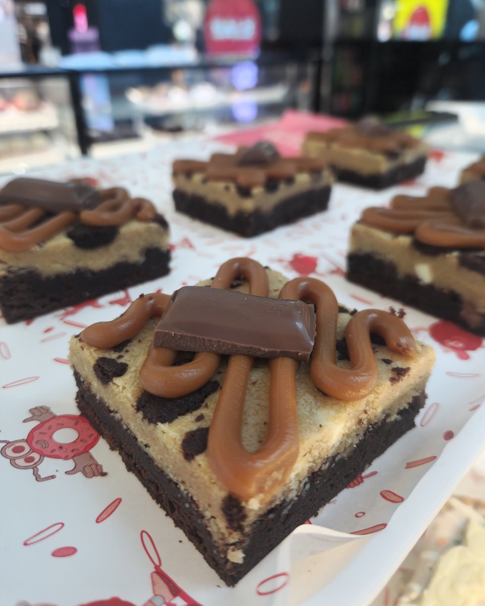 Half brownie, half cookie, fully irresistible 🍪🍫✨

One bite and you’ll be hooked, head to Batch'd and treat yourself!

#highcross #leicester #bakedgoods #cake