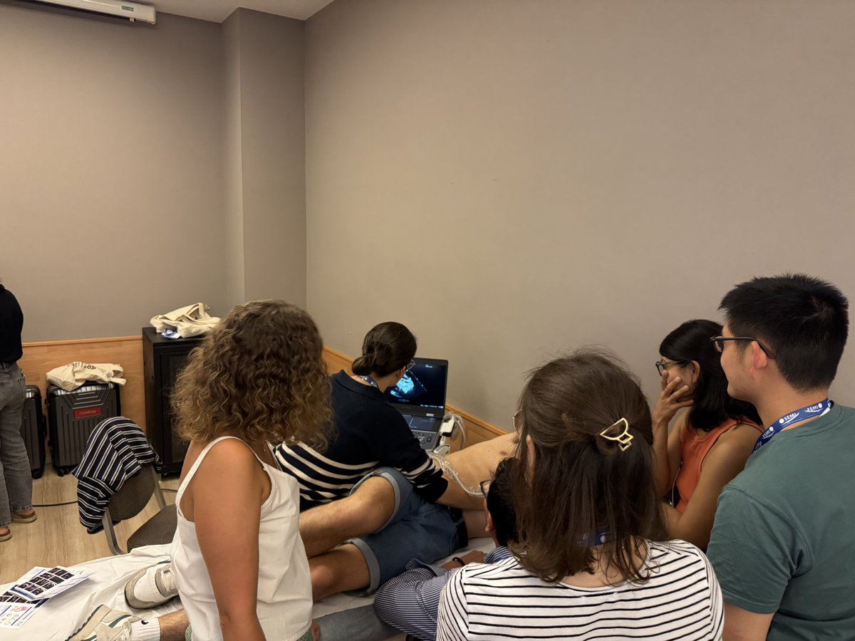 GT Ecografía SEMI (@gtecosemi) on Twitter photo 🎉 Iniciamos nuestra participación en la XVI Escuela de Verano de la <a href="/Sociedad_SEMI/">Sociedad Española de Medicina Interna (SEMI)</a> y <a href="/SemiFormacion/">Grupo Formacion SEMI</a> en Tarragona.
‼️ Arrancamos el 1er taller de ecografía clínica.
👉 Formación práctica y mucha ilusión por compartir y aprender juntos.
#EcografíaClínica #EscuelaVeranoSEMI 🎉 Iniciamos nuestra participación en la XVI Escuela de Verano de la <a href="/Sociedad_SEMI/">Sociedad Española de Medicina Interna (SEMI)</a> y <a href="/SemiFormacion/">Grupo Formacion SEMI</a> en Tarragona.
‼️ Arrancamos el 1er taller de ecografía clínica.
👉 Formación práctica y mucha ilusión por compartir y aprender juntos.
#EcografíaClínica #EscuelaVeranoSEMI