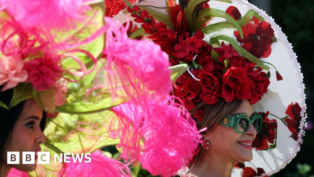In pictures: Ladies Day at Royal Ascot: For the third day in a row, extravagant fashions are on display at Royal Ascot. dlvr.it/TLS18G