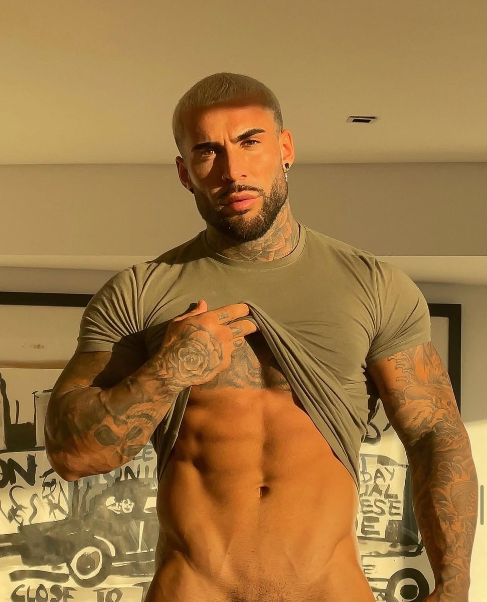 Sending full b0dy 📸 to everyone who say “hey”