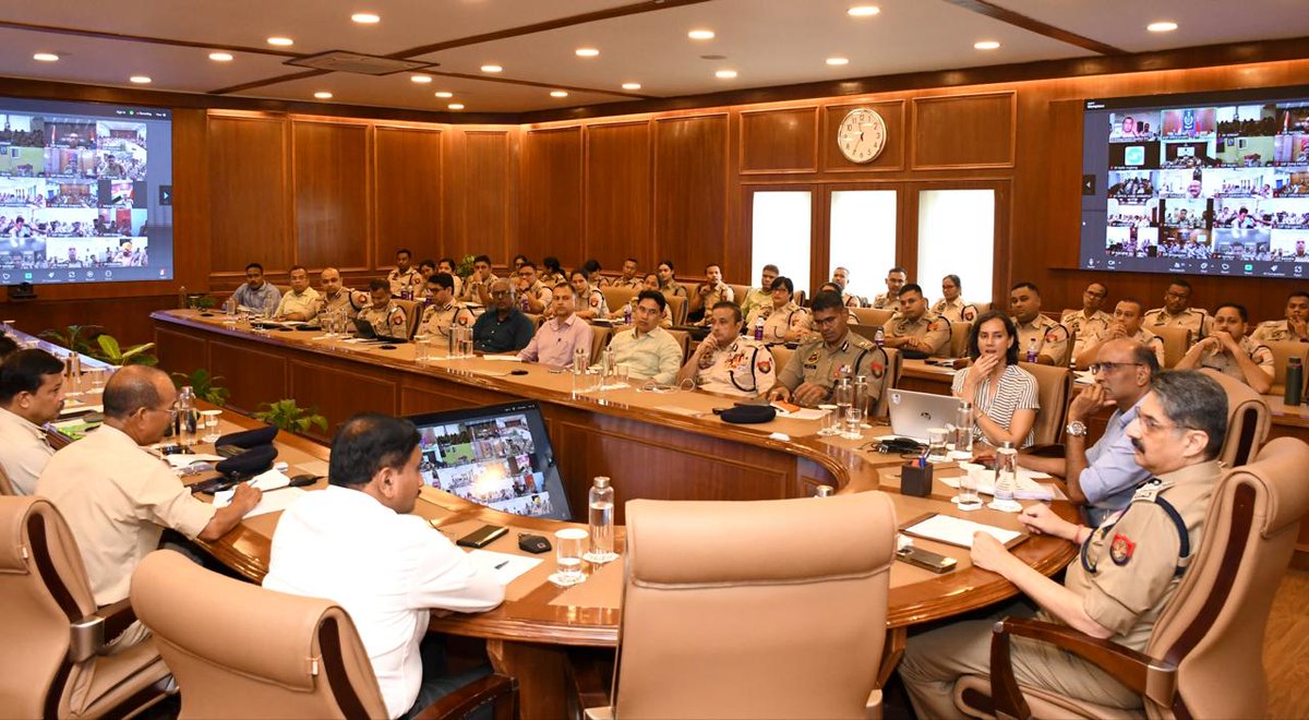 Chaired the Monthly Crime Review at PHQ today.

Chargesheet % has reached 77.54% (up from 34.3% in 2022 and 66.71% in 2024).

Conviction Rate stands at 26.09%, a steady rise from 5.5% in 2020 and 22.95% in 2024.

Crime Rate per lakh population has dropped to 127.6, down from