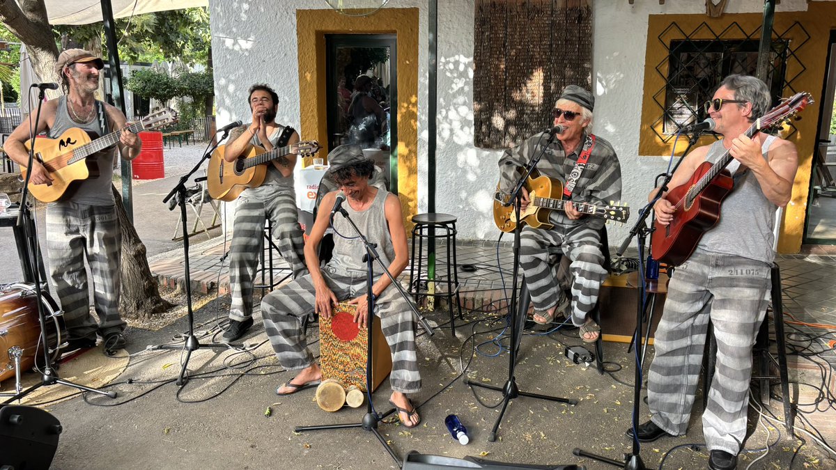 Vaya prendas…
Kiko Veneno, Muchachito, Diego Ratón, Tomasito y el Canijo de Jerez en acción.
En directo G5 estrenando su nuevo álbum.