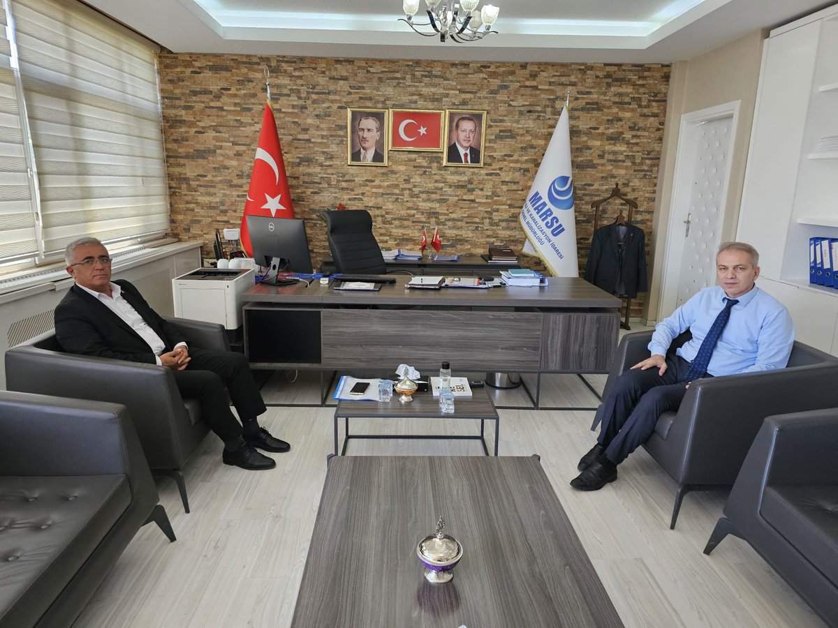 İlçe Başkanımız Sn.Mehmet Denli  Mardin Büyükşehir Belediyesi Marsu Genel Müdürü Sn.Murat Erçin’i ziyaret ettiler. 
Ziyarette İlçemizde Yapılan ve yapılacak olan çalışmalar hakkında istişarede bulundu.

Misafirperverliğinden ötürü kendilerine teşekkür ederiz. 

#AkPartiMazıdağı