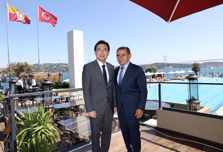 🫂 Başkan Dursun Özbek, bugün Kore Cumhuriyeti Büyükelçisi Yeondoo Jeong ve beraberindeki heyeti Galatasaray Adası'nda konuk etti.