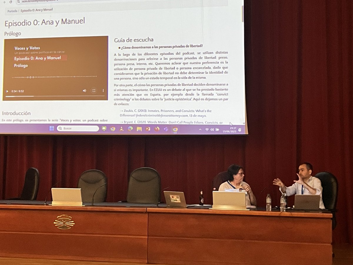 Sesión sobre desarrollo profesional en el #IVCongresoDerechoPenal <a href="/APDPenal/">Asociación Profesorado Derecho Penal</a> Sesión práctica, desenfadada y muy entretenida sobre IA en la docencia y la #clinicajuridica <a href="/unicomplutense/">Complutense</a> #MMarotoCalatayud 🤖🍻🎙️👨🏻‍🏫👩🏻‍🏫