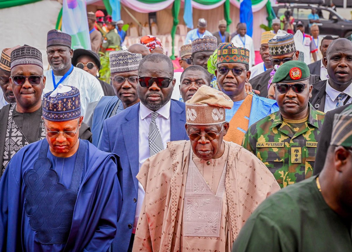 nuramaru1's tweet photo. Today, HM of State for Defence, Dr. Bello Matawalle MON, joined President Tinubu GCFR in Kaduna for the commissioning of key projects by Gov. Uba Sani, including skill centers, hospitals, roads, &amp; 100 CNG buses.

#TinubuInKaduna #RenewedHope #BelloMatawalle #KadunaDevelopment https://t.co/yA9vzLD8g1