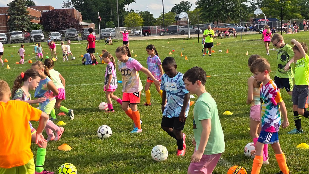 CometCoachGonzo's tweet image. Steele Youth Camp Day Three! The neon and tie dye was out for another fun day of soccer! #OneTribe