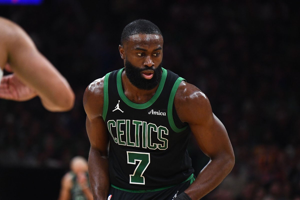 CelticsUnite18's tweet photo. Jaylen Brown deserves the chance to prove himself and lead a team. Trading him is not the answer. https://t.co/PZdjG8ZH5z