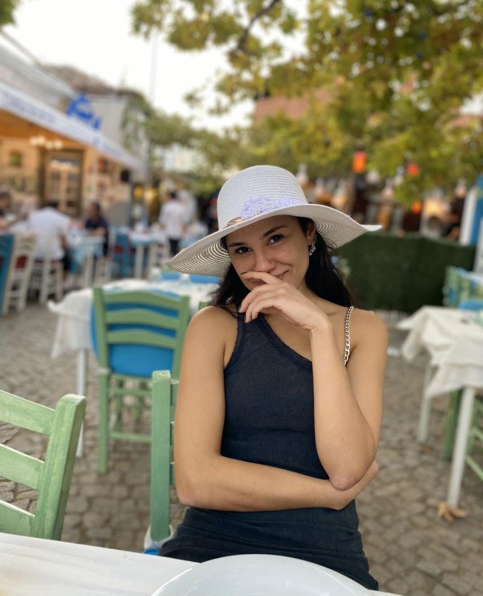 YEŞİM AKBAŞ 797 GÜNDÜR SOĞUK TOPRAK ALTINDA ADALET BEKLİYOR
Yetkililer duysun artık diye heraksam 21de sizden #YeşimİçinAdilKarar demenizi istiyorm
İmza kanpanyası durdu 20 saattir tek imza yok sizin desteğiniz olmadan yapamayız biz bunu
change.org/YesiminFailiTu…