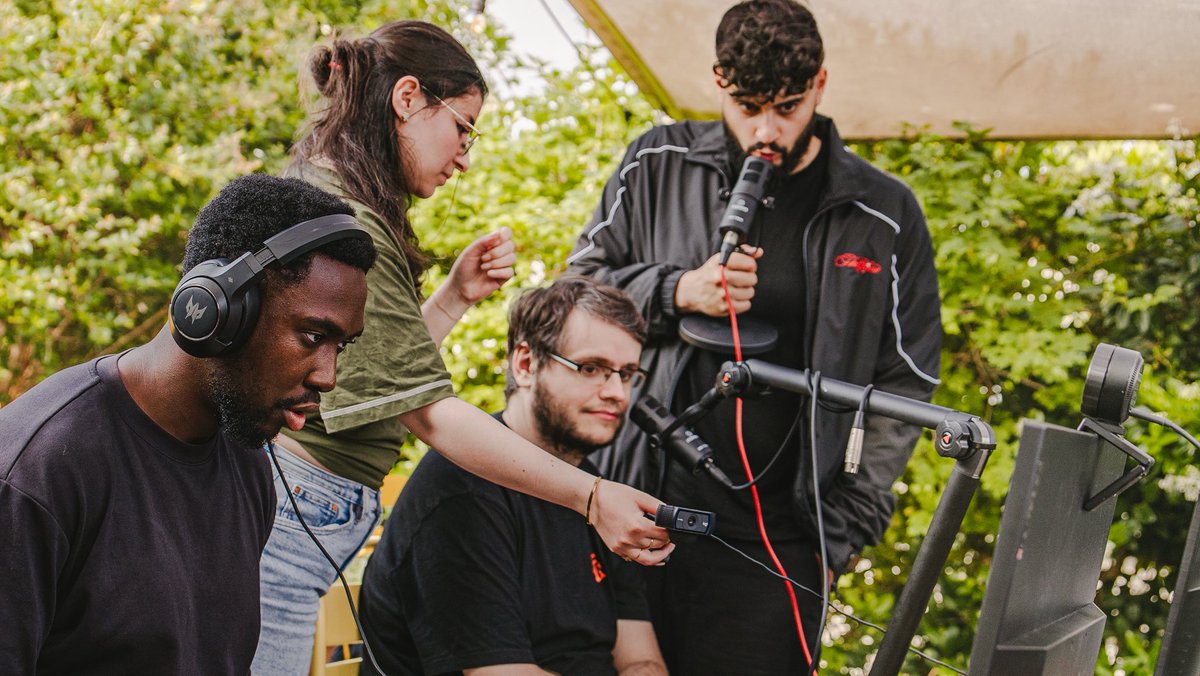 Guy Simon 🌼🎞️ (@gsimonreal) on Twitter photo 📸 MI-TEMPS x ROOFTOP 
Un drive a été mis en place pour ceux qui souhaitent télécharger ou piocher parmi les photos qui vous plaisent :
Merci pour votre confiance ! Et n’hésitez pas à partager, ça m’aide beaucoup 🫶🥳
🔗 : drive.google.com/drive/folders/… 📸 MI-TEMPS x ROOFTOP 
Un drive a été mis en place pour ceux qui souhaitent télécharger ou piocher parmi les photos qui vous plaisent :
Merci pour votre confiance ! Et n’hésitez pas à partager, ça m’aide beaucoup 🫶🥳
🔗 : drive.google.com/drive/folders/…