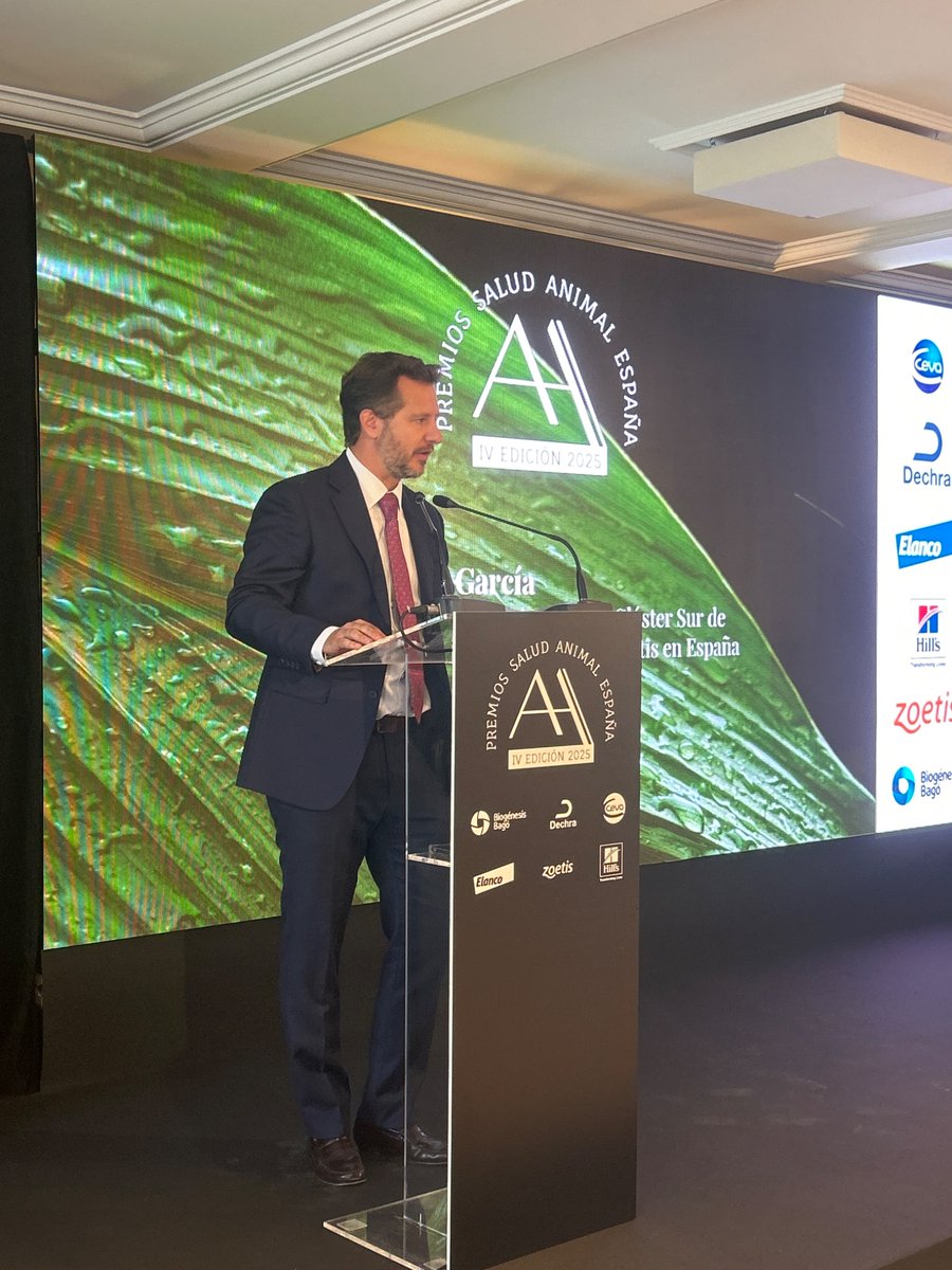 #PremiosAnimalsHealth2025 | Diego García, vicepresidente sénior para el Clúster Sur de Europa y director general de <a href="/ZoetisEsp/">Zoetis España</a>, ha destacado  la labor de los veterinarios en el enfoque ‘One Health’ en los #PremiosSaludAnimal2025 #PremiosVeterinaria2025