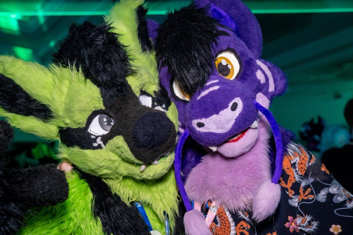 Best mates 💜💚

🟢 - <a href="/KinanB01/">Kinan (and Kel...)</a>
📸 -  <a href="/NeapolitanPubby/">🍨Sundae🍦 🔜 CFZ</a>