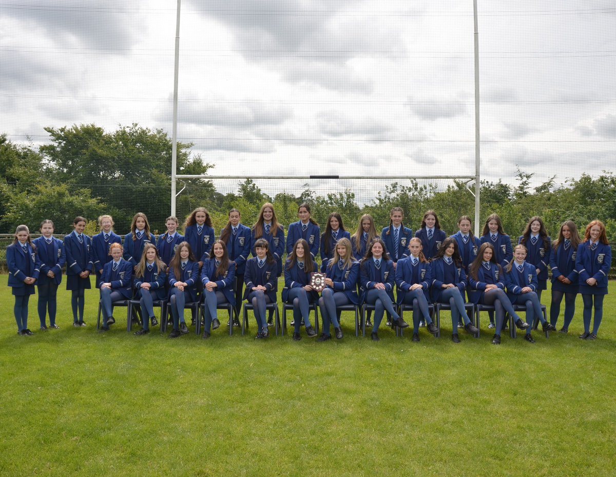 Our Under 14 Ulster Champions in Camogie and Ladies Football have had their official photographs taken. What a fantastic season for these girls as so many played in both squads. Congratulations to all the girls and their coaches on an historic year in both codes👏👏