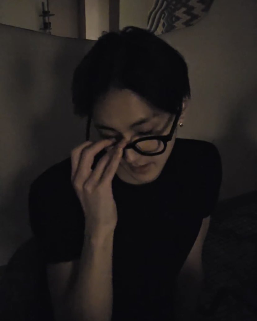 forforland_'s tweet photo. ขนาดท่าถอดแว่นยังหล่อเลยไอเหรี้ยยยยยยย เกิดอะไรขึ้นกับประเทศไทย โคตรหล่อเลยเยสเขร้ไม่ไหวปลเวดวดวดวดวดว😭😭😭😭😭😭😭😭😭😭😭😭😭😭😭😭😭😭 https://t.co/JhnhMGVBag