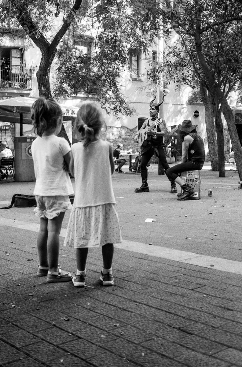 Adeu Barcelona 14. #onfilm 

👉🏽 objkt.com/tokens/hicetnu…