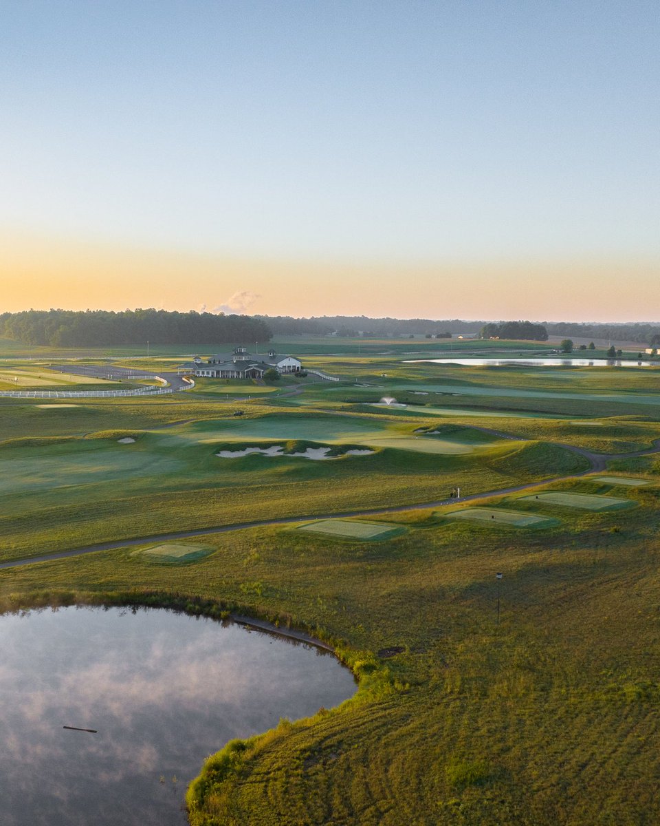 Swing into summer at Chariot Run! Enjoy the sunshine and stunning landscape of Indiana's countryside this season, and book your tee time today using the link in our bio!

📷Komo Golf

#chariotrun #summergolf #laconia #golfcourse