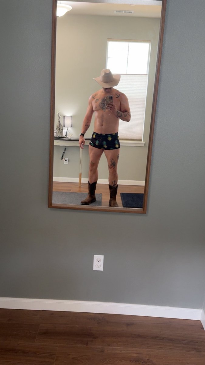 notthatguydanny's tweet image. New boot goofin.!!! #Ariat