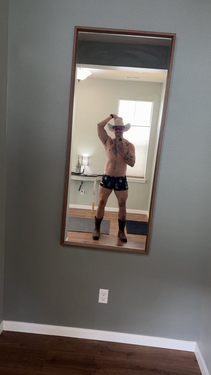 notthatguydanny's tweet image. New boot goofin.!!! #Ariat