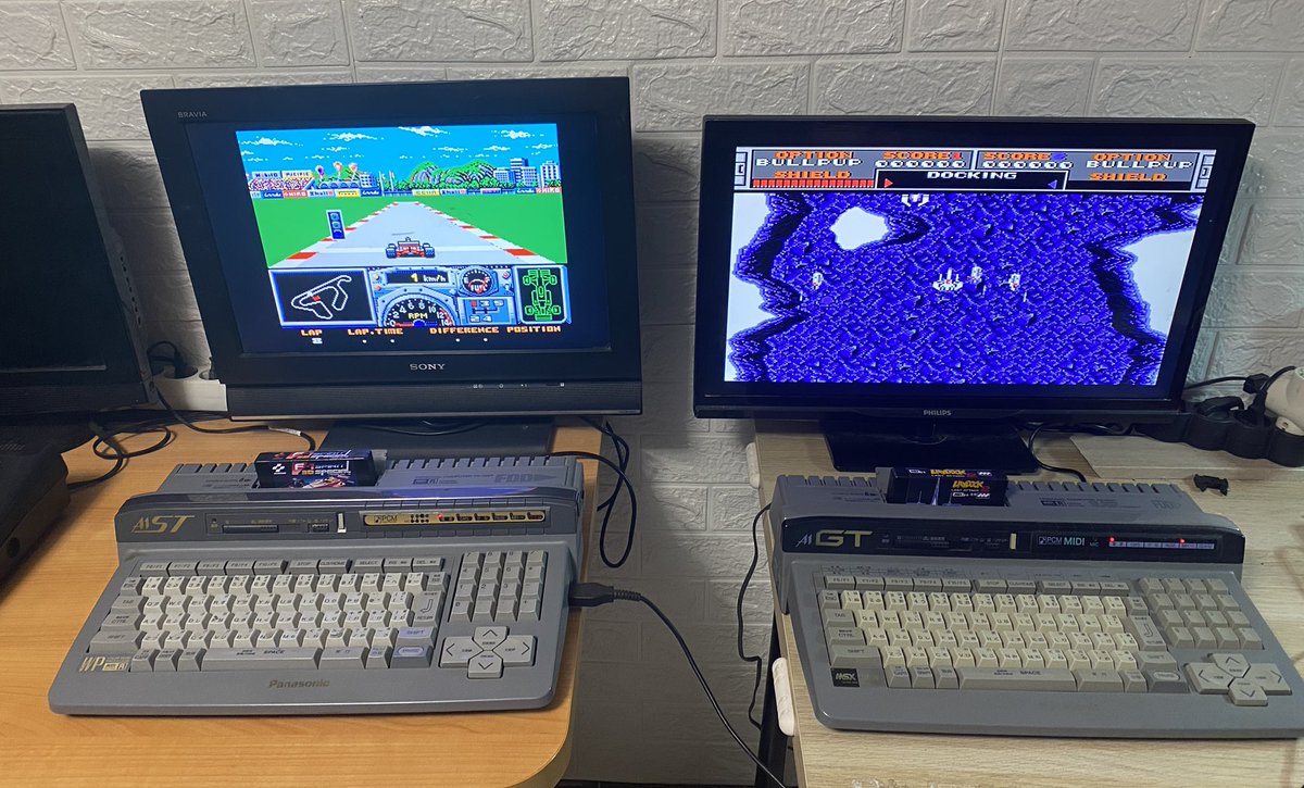 themsxlovers's tweet image. Un amigo nos ha pedido 2 juegos exclusivos para su nuevo y flamante MSX2+
F1 Spirit 3D (Konami)
Laydock 2 (T & E soft )
Ambos con soporte MSX-MUSIC y por supuesto en formato MEGAROM por si le falla la disquetera, además de una carga 50% más rápida !!
Dale caña Camarada!!