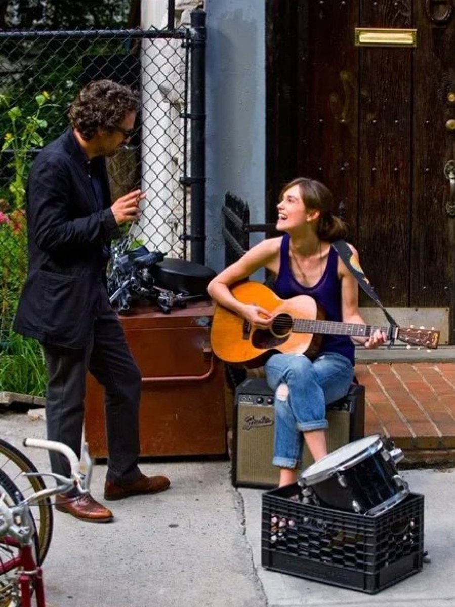 "Se sabe mucho de una persona por la música que escucha". Begin Again