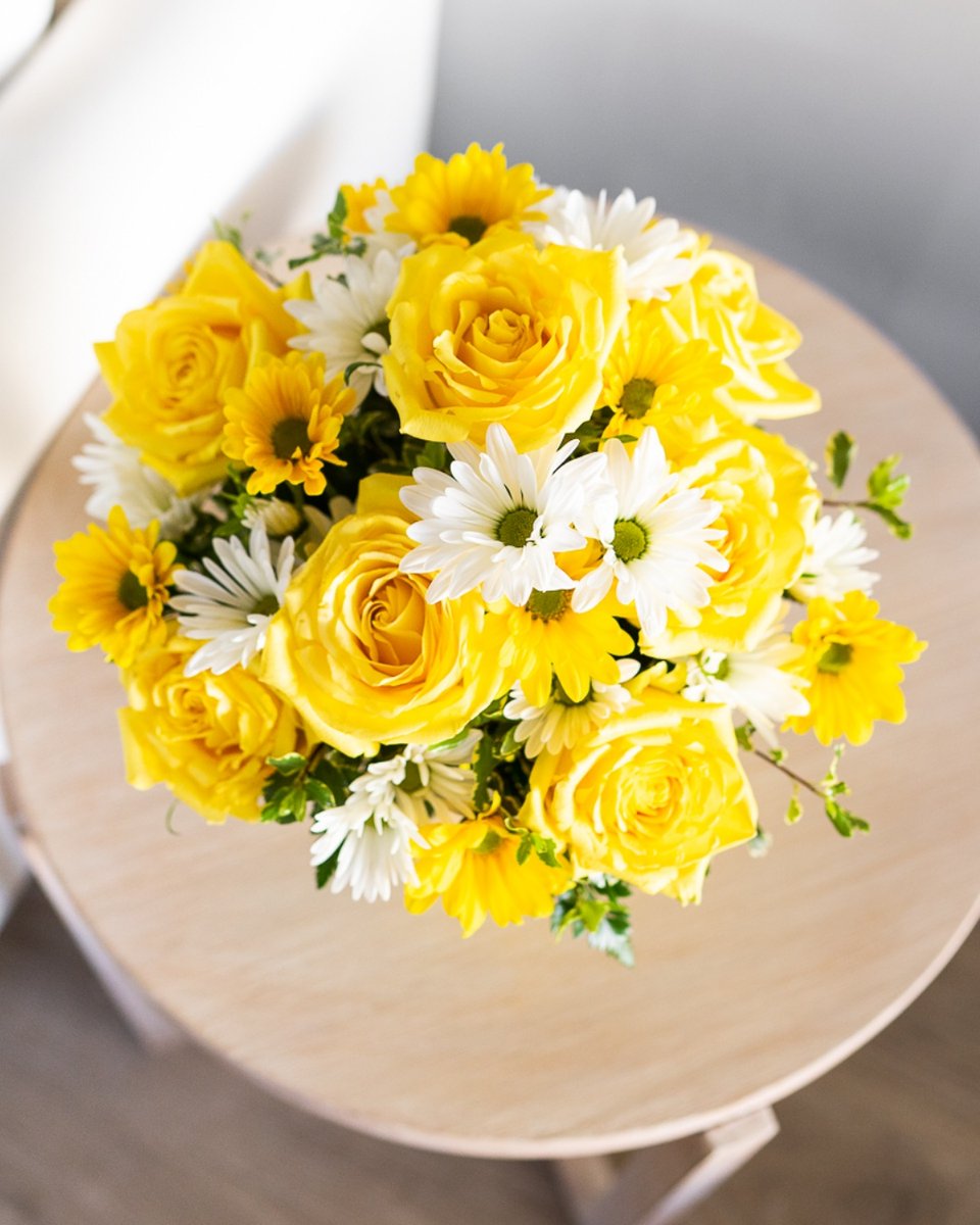 Because every Thursday deserves fresh flowers (and so do you!). 💐💕
Discover blooms to uplift your space.

#ThursdayThoughts #EverydayFlowers #FromYouFlowers