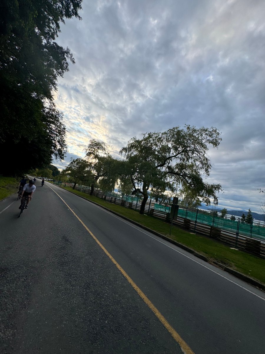 ULIBC's tweet image. It was a beauty evening for our first Cycle Club of 2025! Equipped with seeing the ecological restoration by Spanish Banks, unearthing one of the buried rivers!
Special thanks to our Cycle Club organizer, Kelly Hager!
#ULIBC #YLG #CycleClub