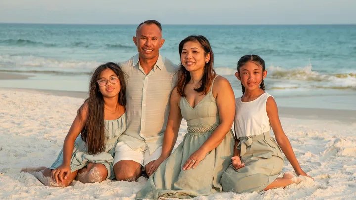 An Edmond, OK, man is facing deportation to a country he escaped as a toddler in 1981 due to the Vietnam War...because of an arrest he had in the 90s. He went to his immigration hearing and was detained. Family pleading for help

<a href="/kfor/">KFOR</a> 

READ &gt; kfor.com/news/local/okl…