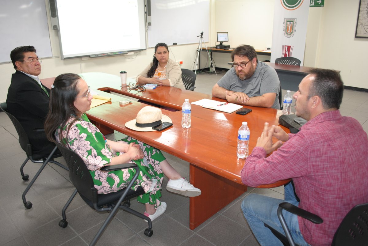 HISTORICAS_UABC's tweet image. 📷 El día de hoy tuvieron una reunión de trabajo nuestros investigadores y miembros del Cuerpo Académico Historia y Desarrollo Regional con el Dr. Carlos Ríos-Llamas de la Facultad de Arquitectura y Diseño del Campus Mexicali de la UABC.
#historia #arquitectura #uabc #Tijuana