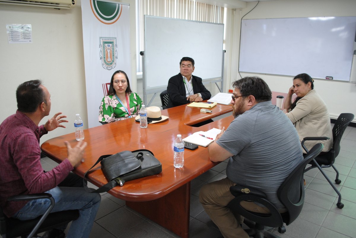 HISTORICAS_UABC's tweet image. 📷 El día de hoy tuvieron una reunión de trabajo nuestros investigadores y miembros del Cuerpo Académico Historia y Desarrollo Regional con el Dr. Carlos Ríos-Llamas de la Facultad de Arquitectura y Diseño del Campus Mexicali de la UABC.
#historia #arquitectura #uabc #Tijuana