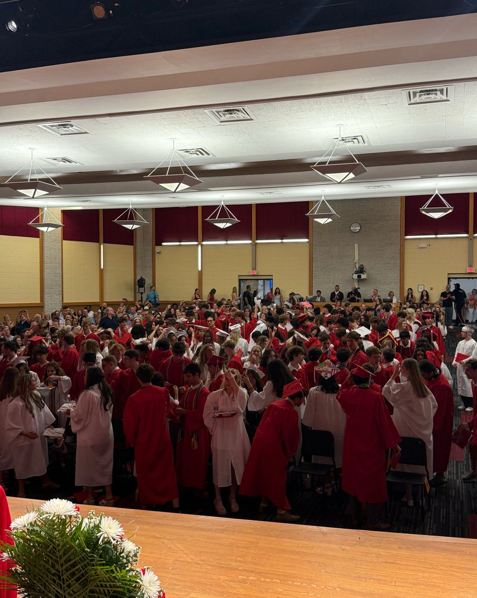 SuptPMQ's tweet photo. Congratulations to the WRHS Class of 2025! 🎓 Your journey has been filled with growth, resilience, and unforgettable memories. As you step into the next chapter, chase your dreams boldly and lead with purpose. The future is yours—go make it extraordinary! #WRHS2025 #GoCards https://t.co/iUthAOZZNh